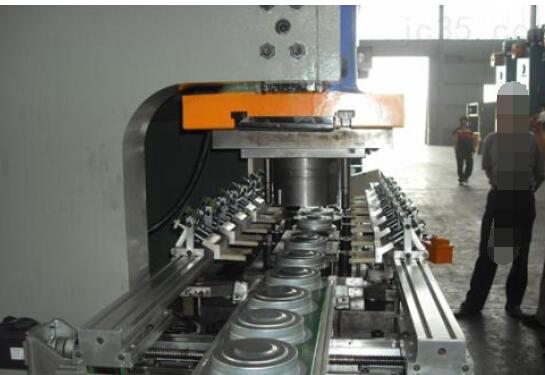 沖床自動化生產(chǎn)