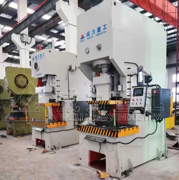 250噸液壓沖床完成生產(chǎn)