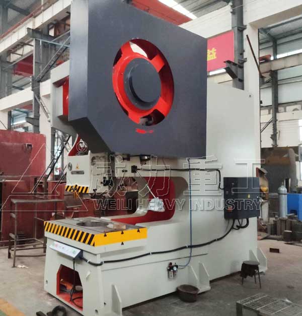 200噸開式深喉口壓力機_J21S-200T深喉沖床